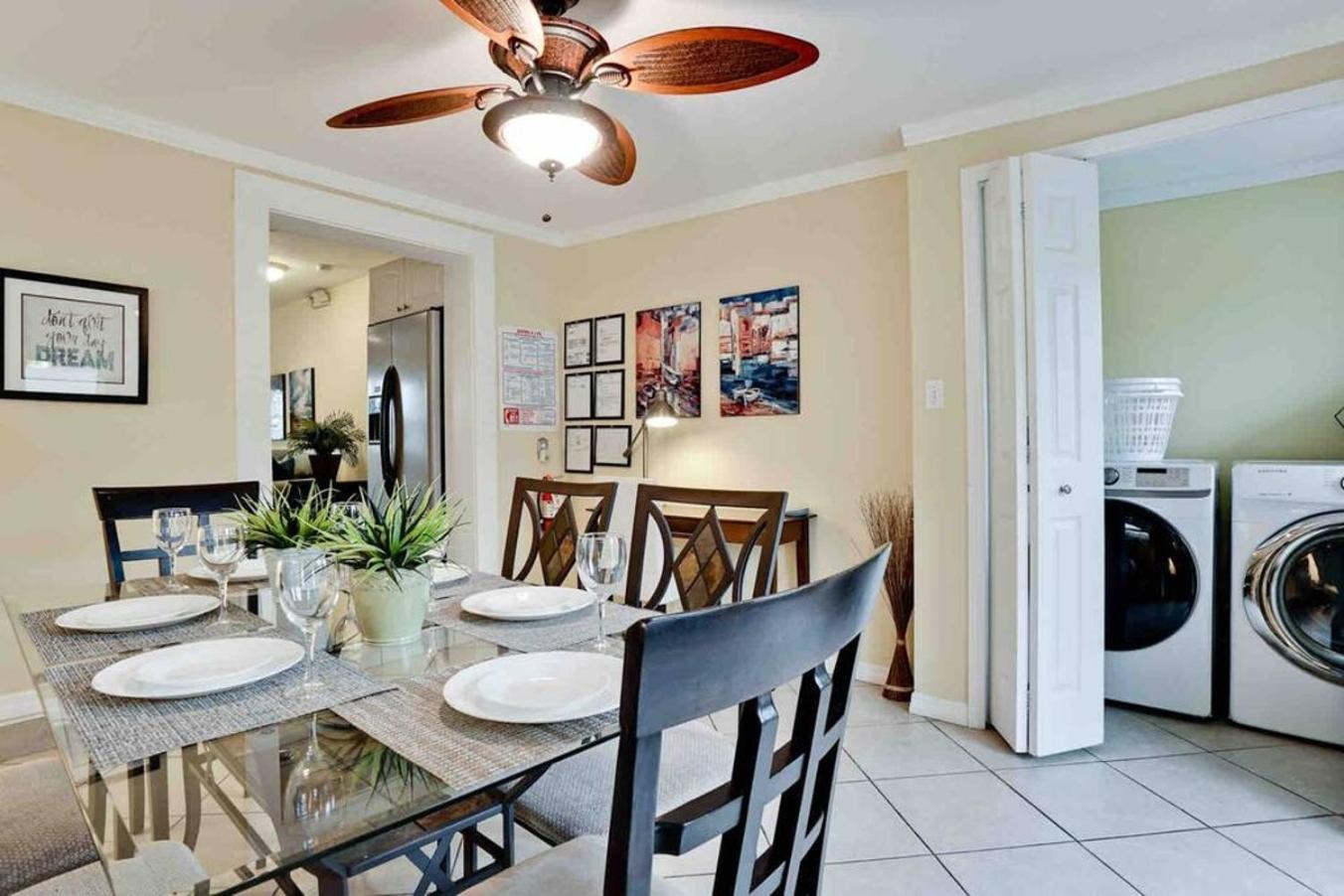 Great Shape After Milton-Pool Home Wows! Po Venice Buitenkant foto